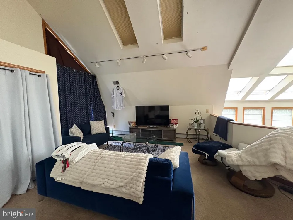 36 WHITE PINE ROAD Chesterfield, NJ 08515