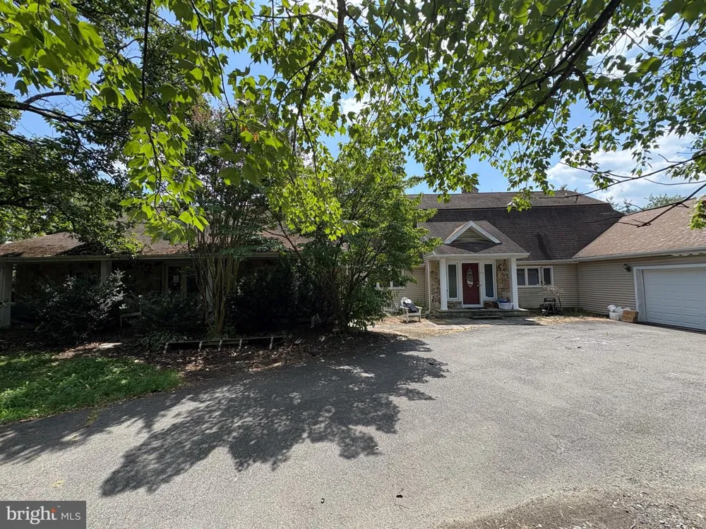36 WHITE PINE ROAD Chesterfield, NJ 08515
