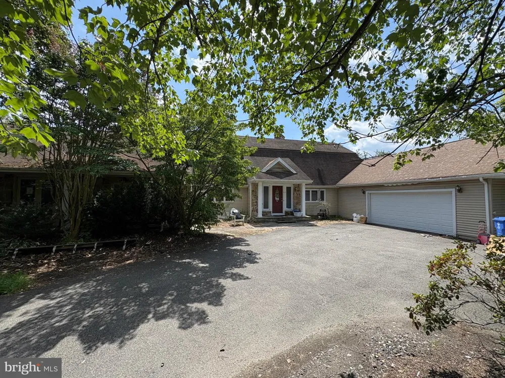 36 WHITE PINE ROAD Chesterfield, NJ 08515