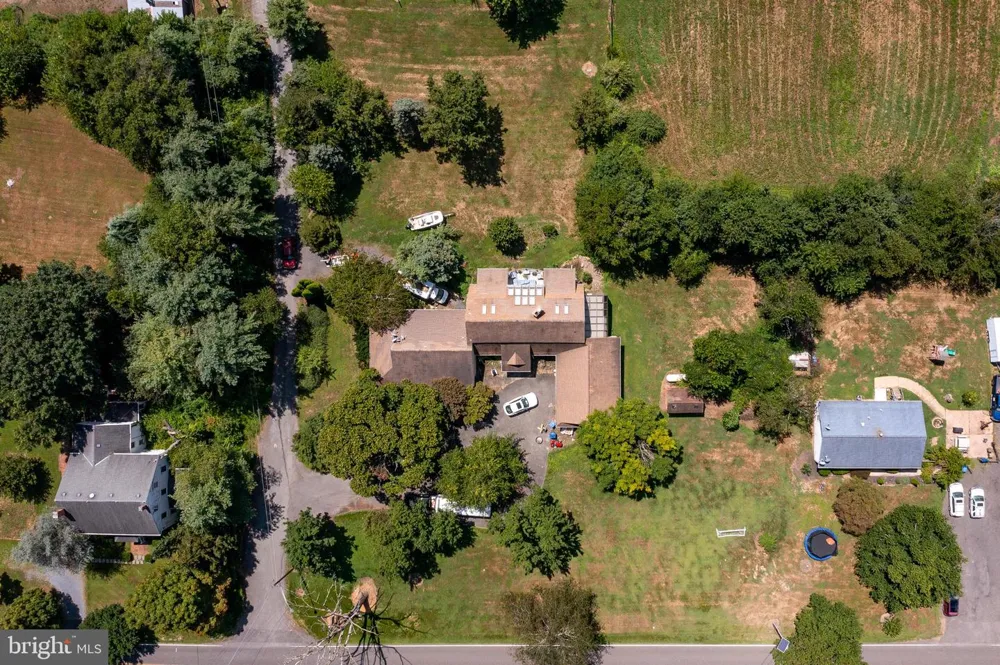 36 WHITE PINE ROAD Chesterfield, NJ 08515
