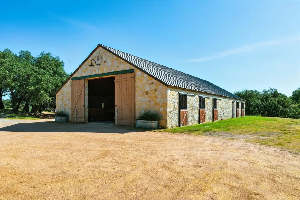 753 W Sunset Drive Johnson City, TX 78636
