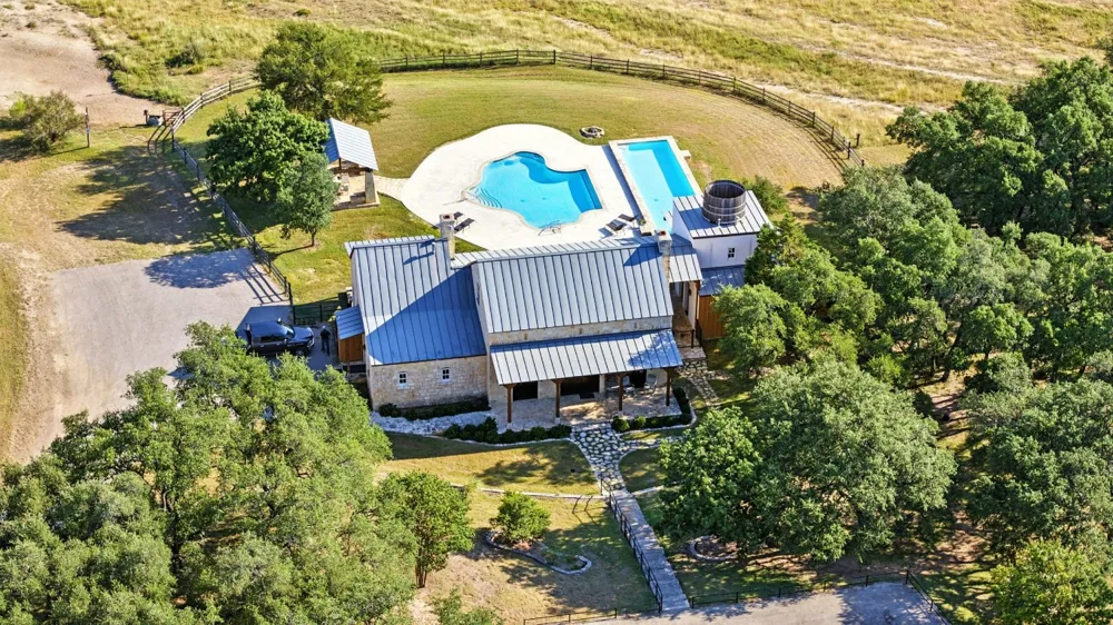 753 W Sunset Drive Johnson City, TX 78636