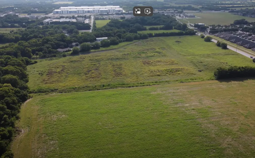 900 Bear Creek Rd Glenn Heights, TX 75154