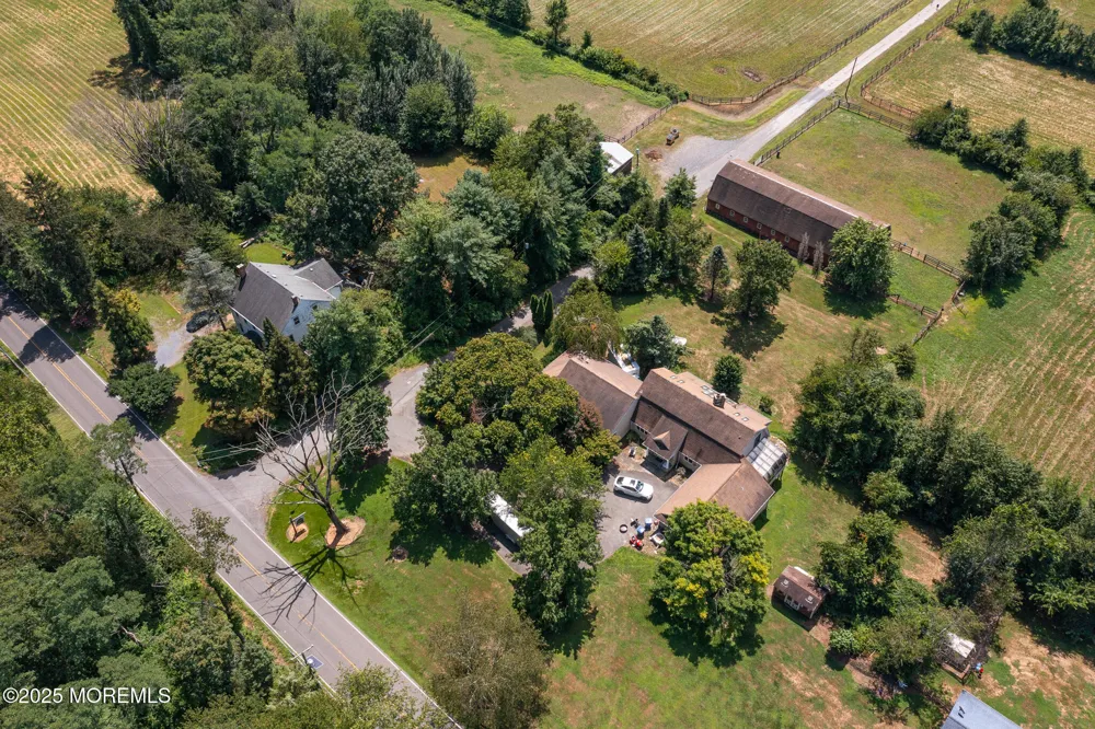 36 White Pine Road Chesterfield, NJ 08515