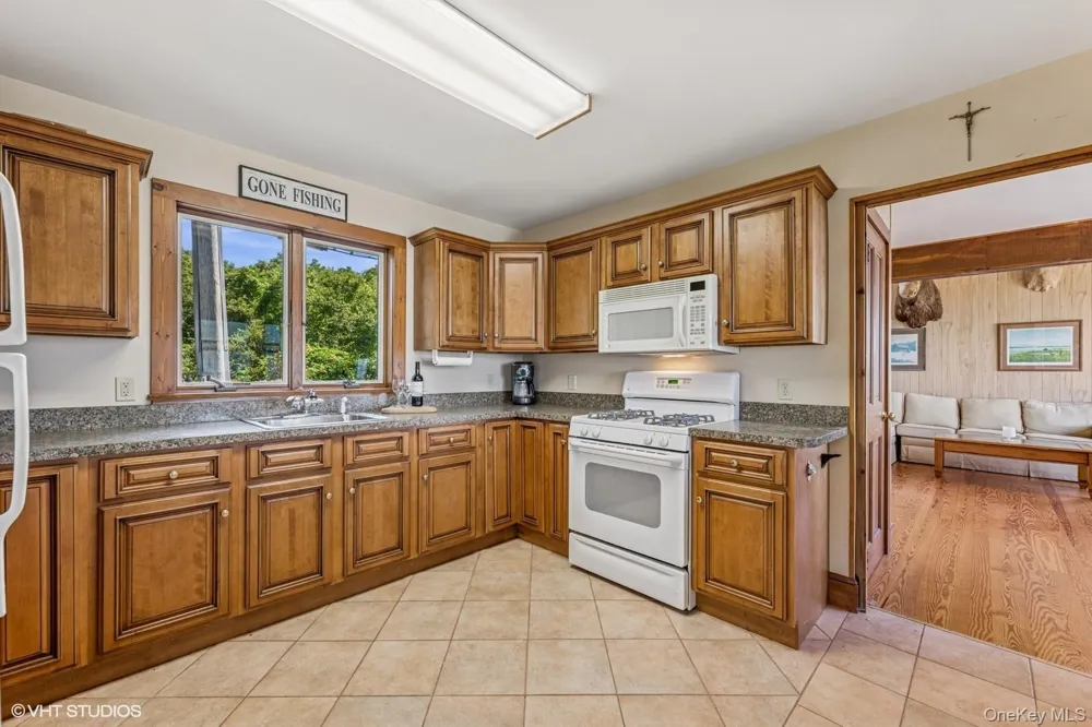 4630 Blue Horizon Bluffs Peconic, NY 11958