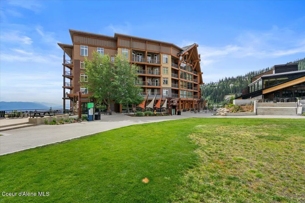 124 Village Lane #118 Sandpoint, ID 83864