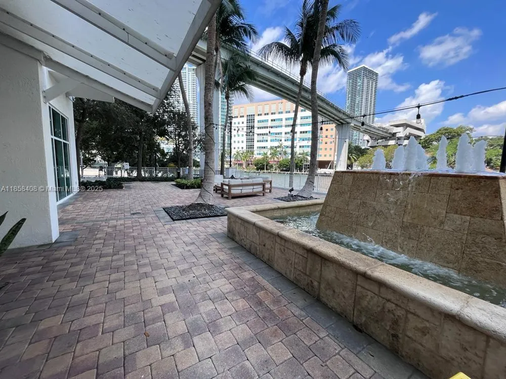 31 SE 5th St #2603 Miami, FL 33131