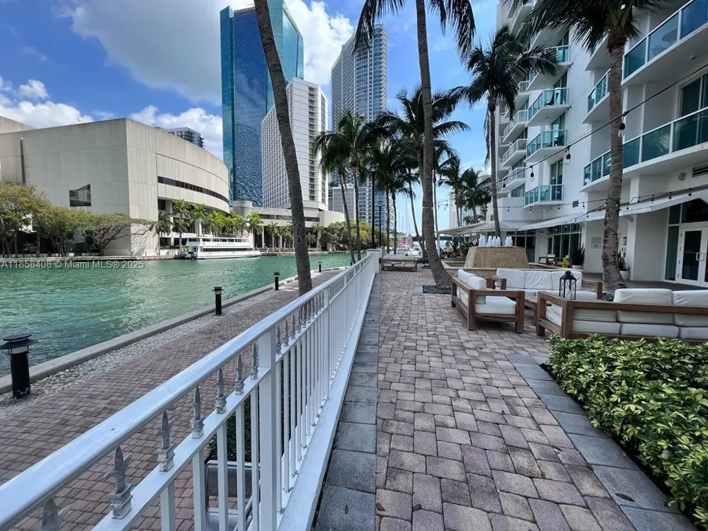 31 SE 5th St #2603 Miami, FL 33131