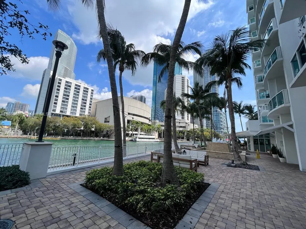 31 SE 5th St #2603 Miami, FL 33131
