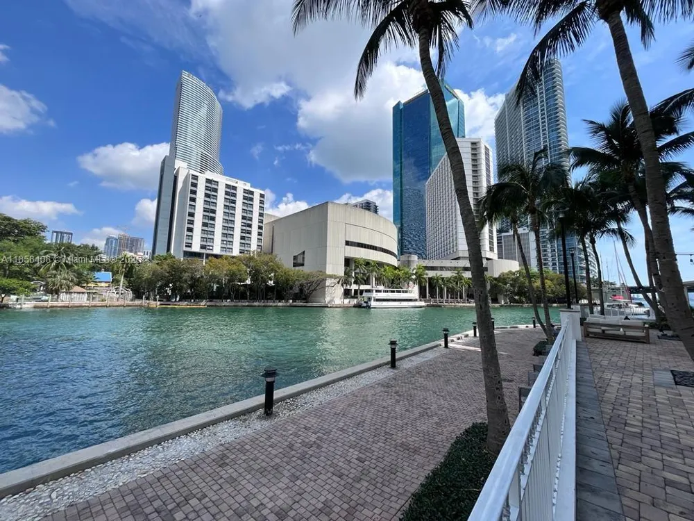31 SE 5th St #2603 Miami, FL 33131