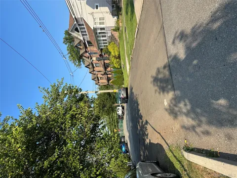 52 Pleasant Street