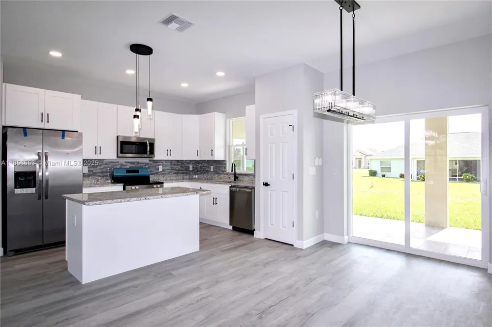 4631 MIGNON DR Sebring, FL 33872