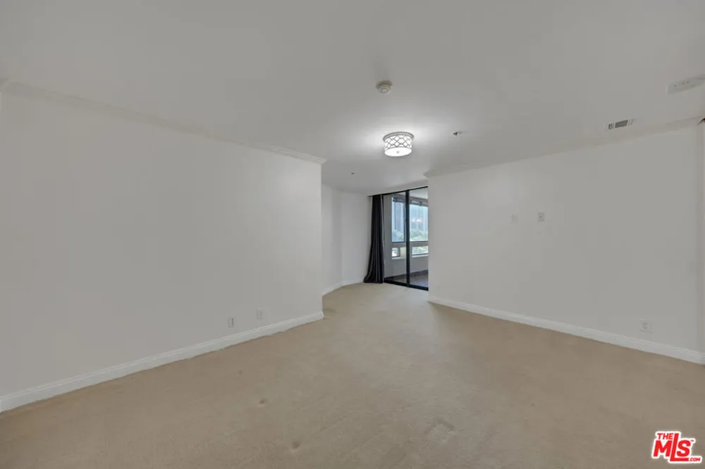 121 S Hope Street #429 Los Angeles, CA 90012