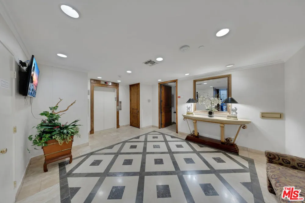 121 S Hope Street #429 Los Angeles, CA 90012