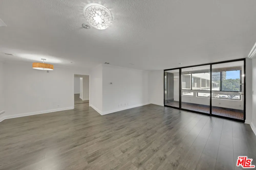 121 S Hope Street #429 Los Angeles, CA 90012