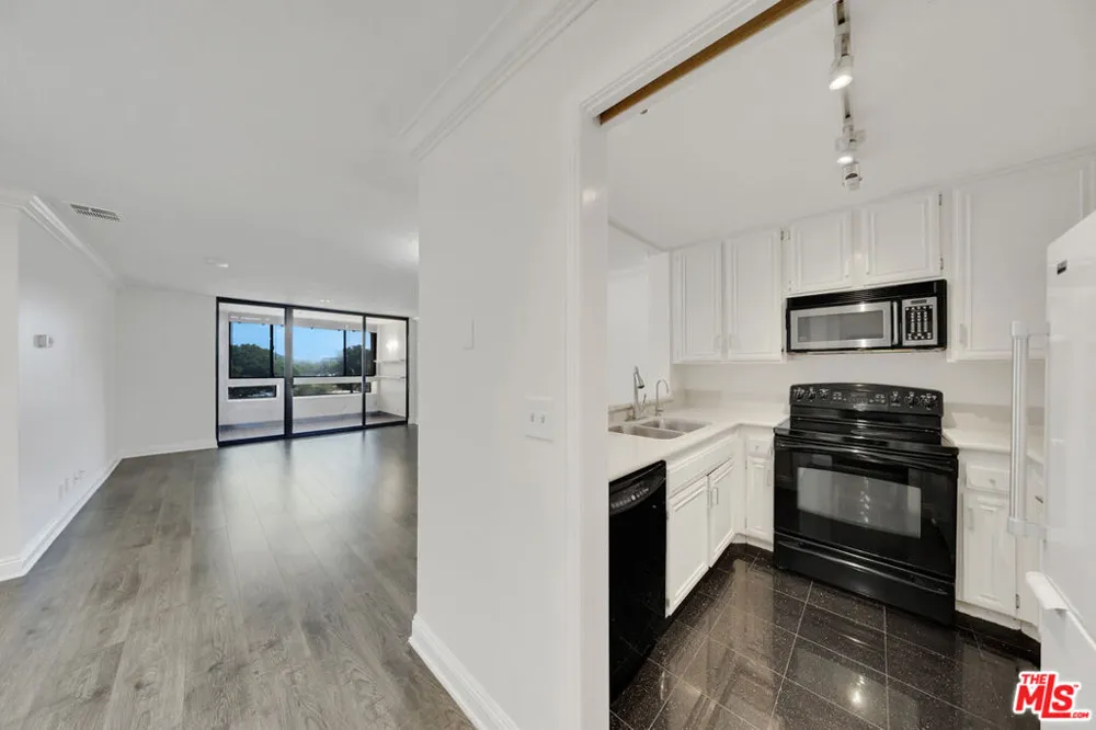 121 S Hope Street #429 Los Angeles, CA 90012