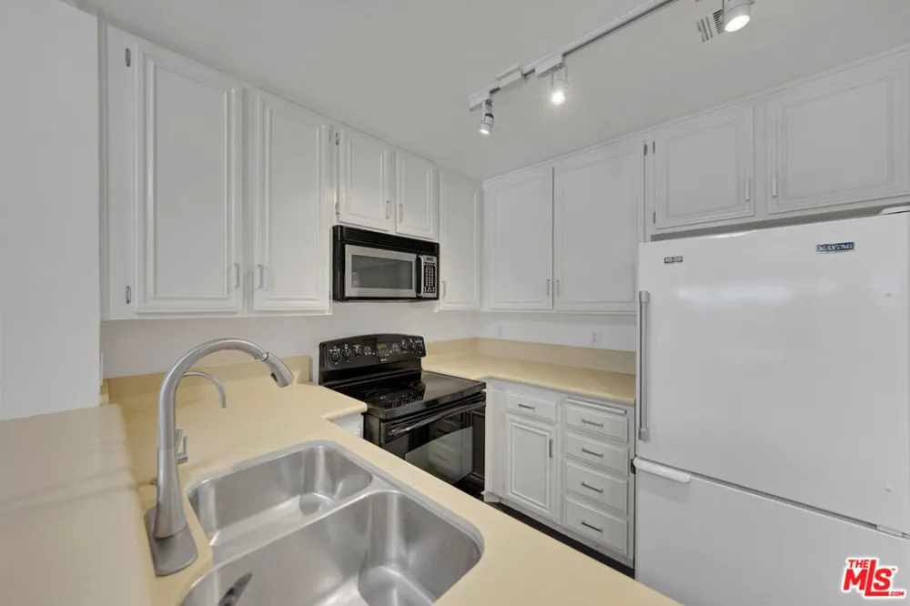 121 S Hope Street #429 Los Angeles, CA 90012