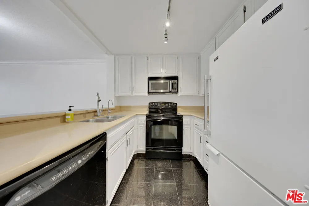 121 S Hope Street #429 Los Angeles, CA 90012