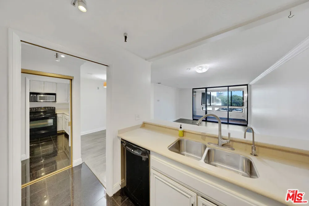 121 S Hope Street #429 Los Angeles, CA 90012