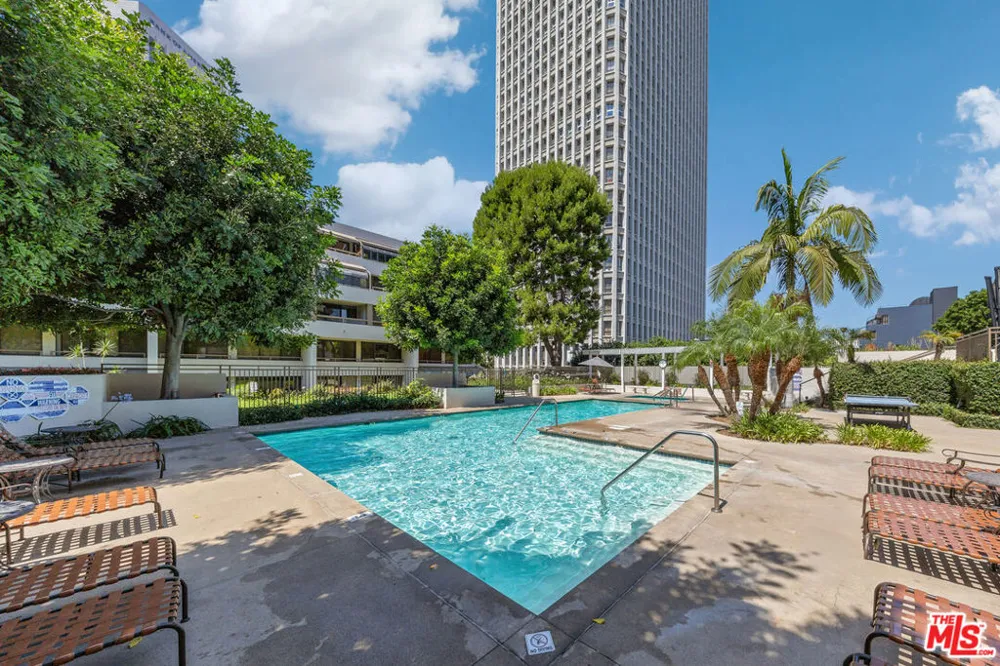121 S Hope Street #429 Los Angeles, CA 90012