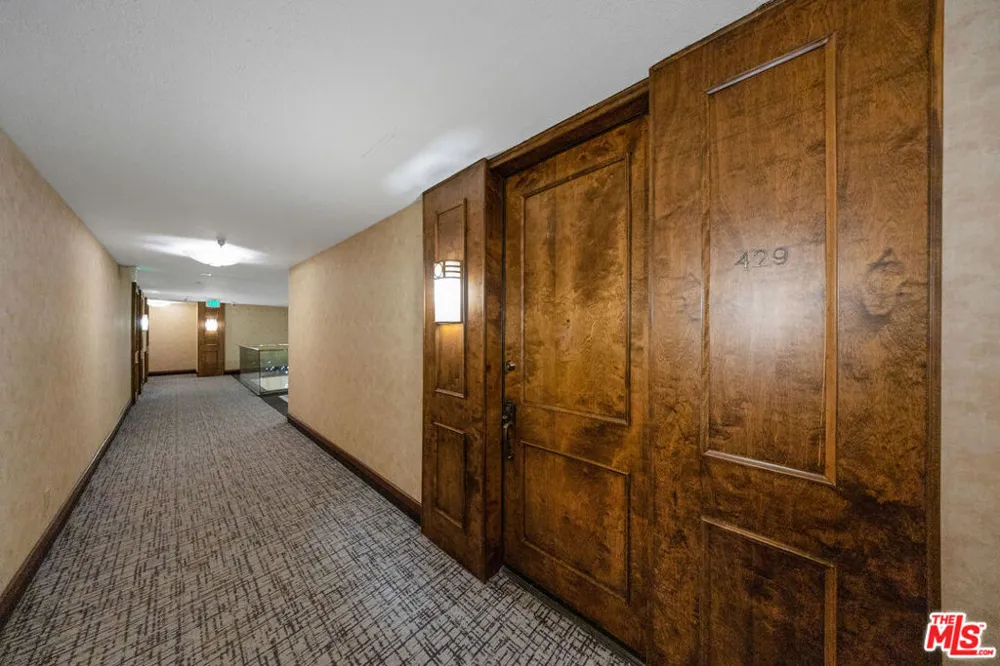 121 S Hope Street #429 Los Angeles, CA 90012