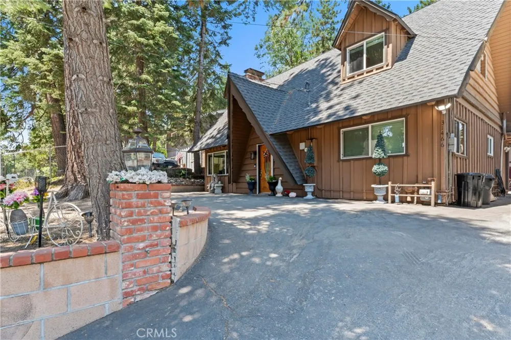 31466 Onacrest Drive Running Springs, CA 92382