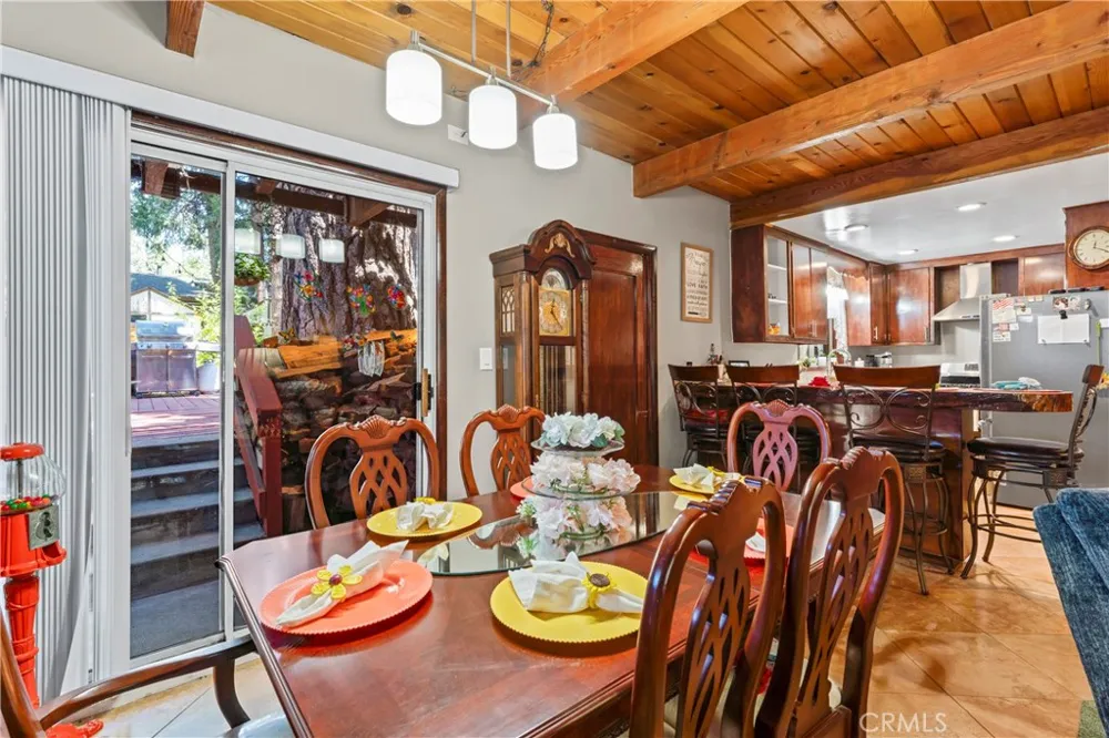 31466 Onacrest Drive Running Springs, CA 92382