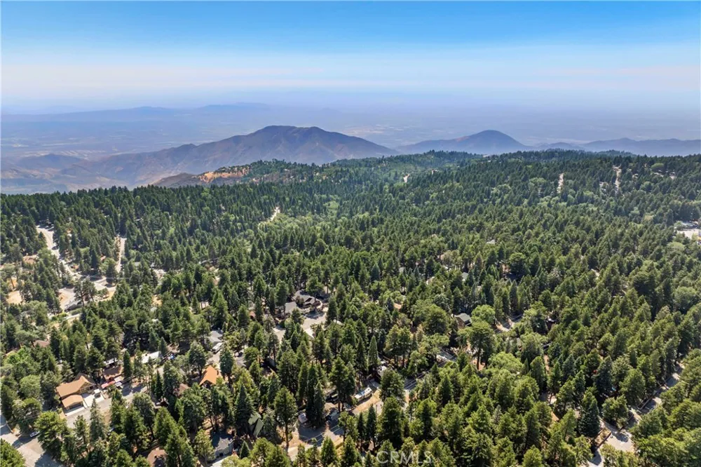 31466 Onacrest Drive Running Springs, CA 92382
