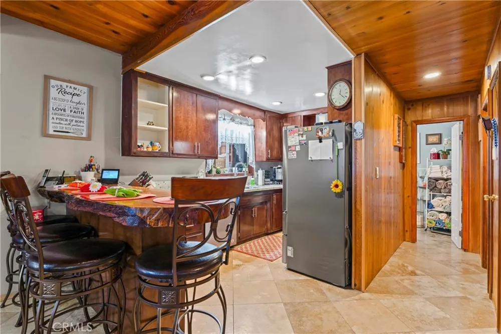 31466 Onacrest Drive Running Springs, CA 92382