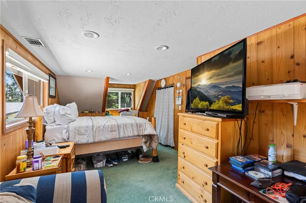 31466 Onacrest Drive Running Springs, CA 92382