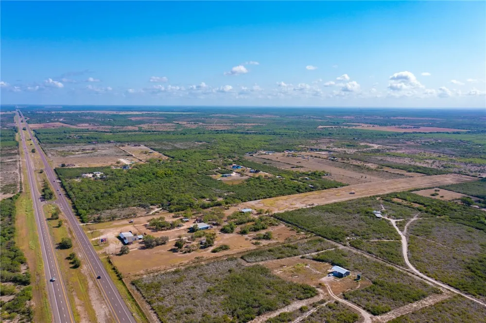 8086 Hwy 281 Orange Grove, TX 78372