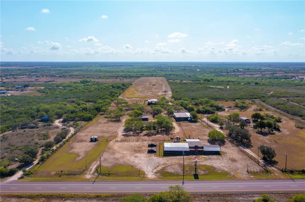 8086 Hwy 281 Orange Grove, TX 78372
