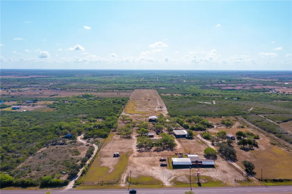 8086 Hwy 281 Orange Grove, TX 78372