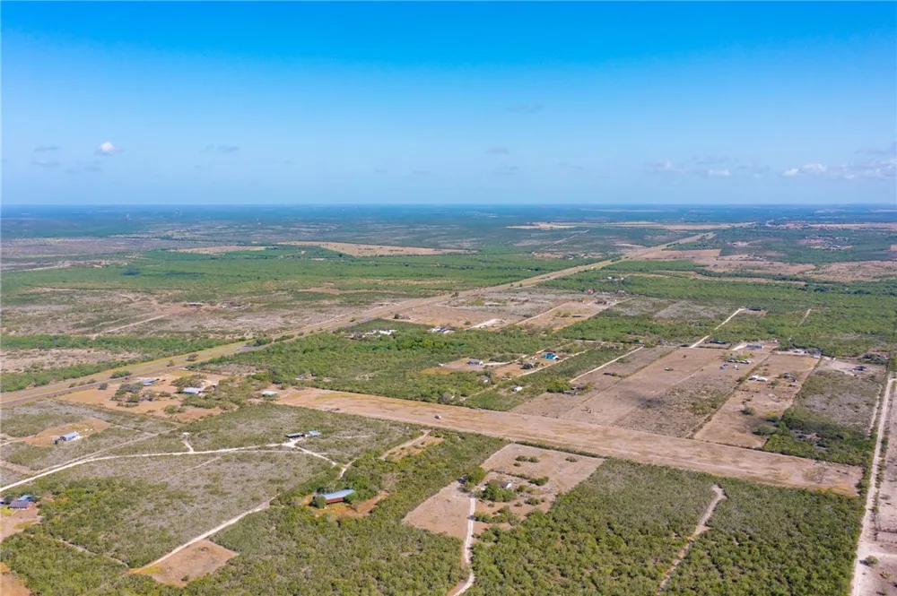 8086 Hwy 281 Orange Grove, TX 78372