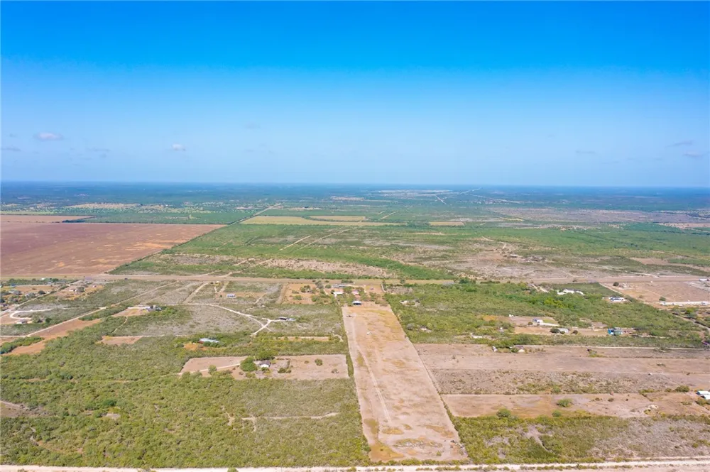 8086 Hwy 281 Orange Grove, TX 78372