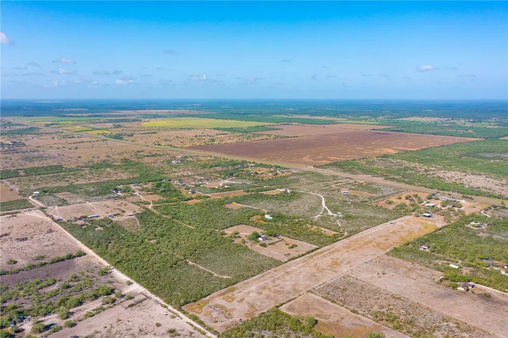 8086 Hwy 281 Orange Grove, TX 78372