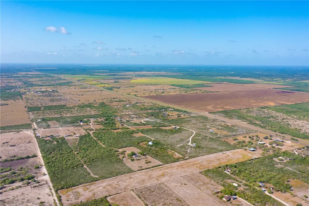 8086 Hwy 281 Orange Grove, TX 78372