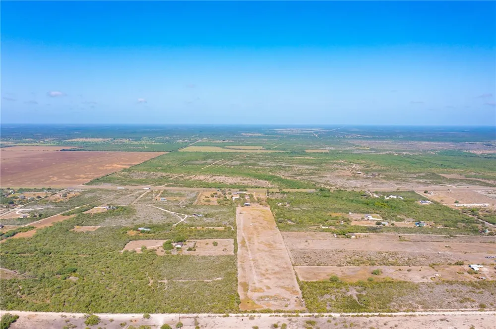 8086 Hwy 281 Orange Grove, TX 78372