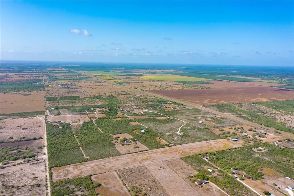 8086 Hwy 281 Orange Grove, TX 78372
