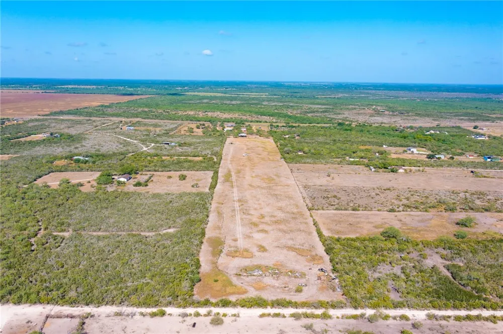 8086 Hwy 281 Orange Grove, TX 78372