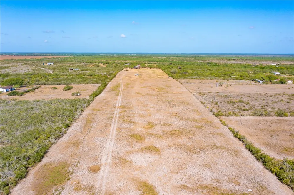8086 Hwy 281 Orange Grove, TX 78372