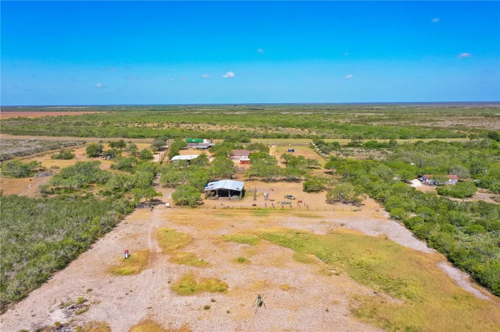 8086 Hwy 281 Orange Grove, TX 78372
