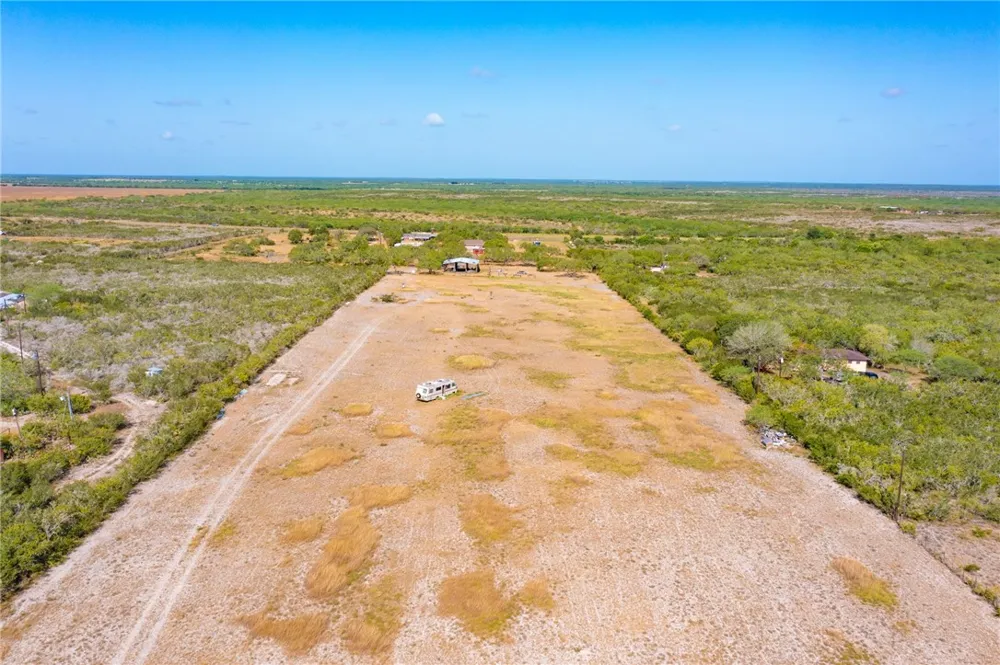 8086 Hwy 281 Orange Grove, TX 78372
