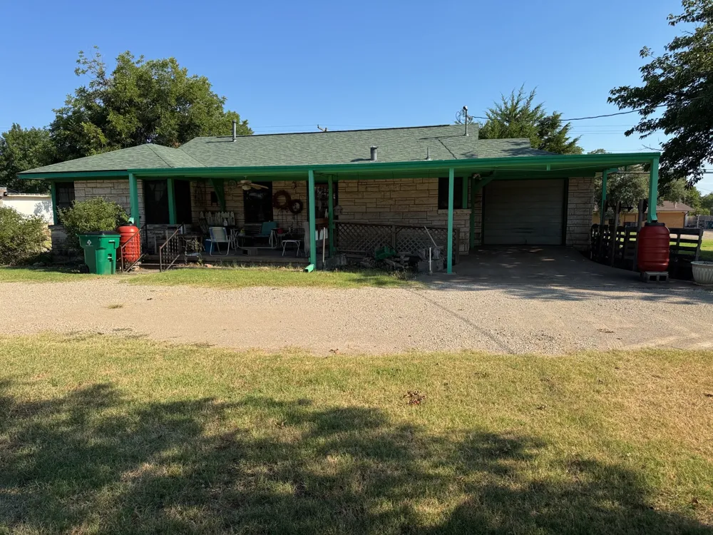1012 W Custer Street Seymour, TX 76380