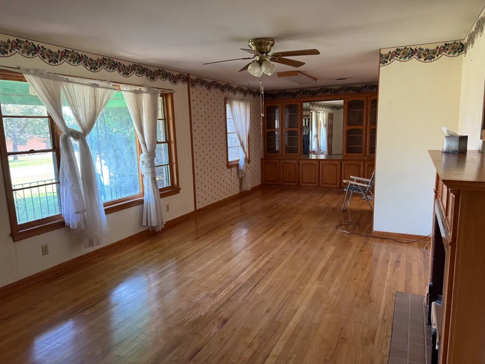 1012 W Custer Street Seymour, TX 76380