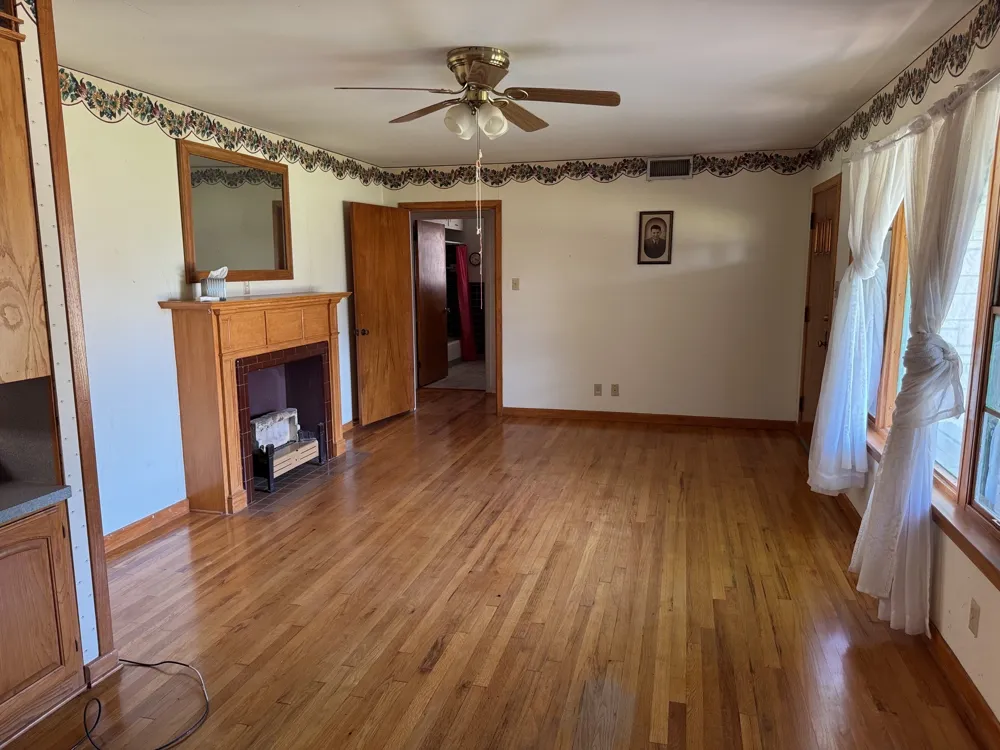 1012 W Custer Street Seymour, TX 76380