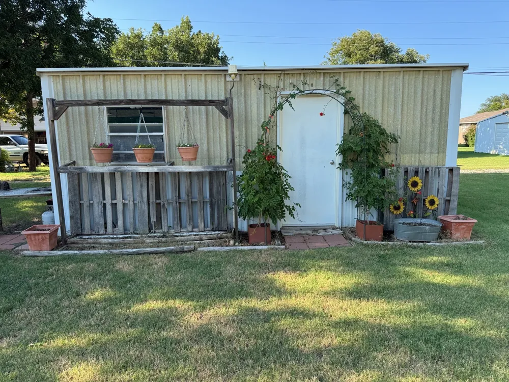 1012 W Custer Street Seymour, TX 76380