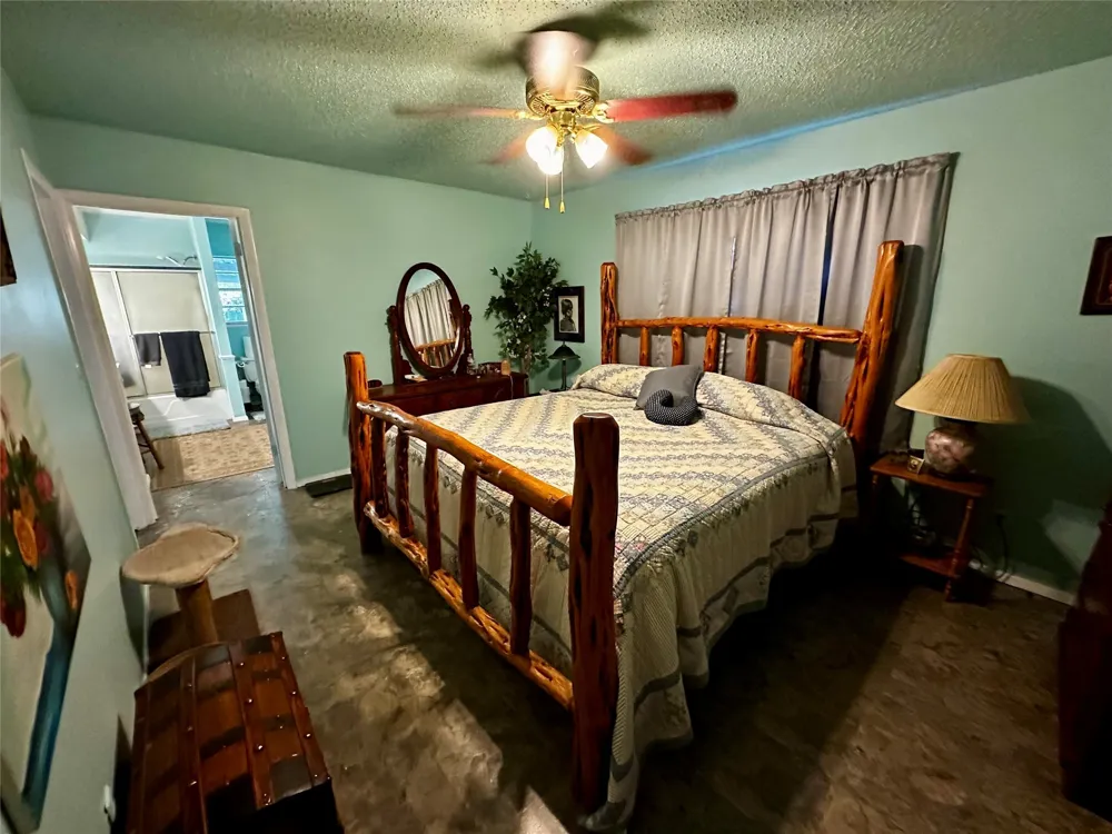 510 E Pecan Street Seymour, TX 76380