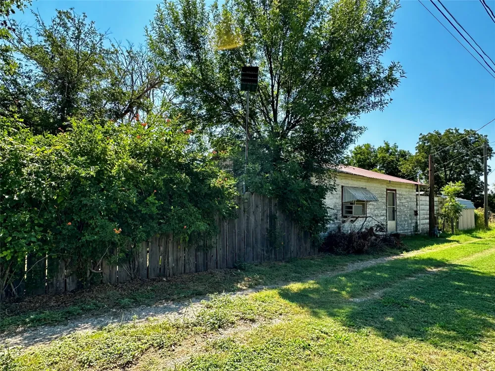 510 E Pecan Street Seymour, TX 76380