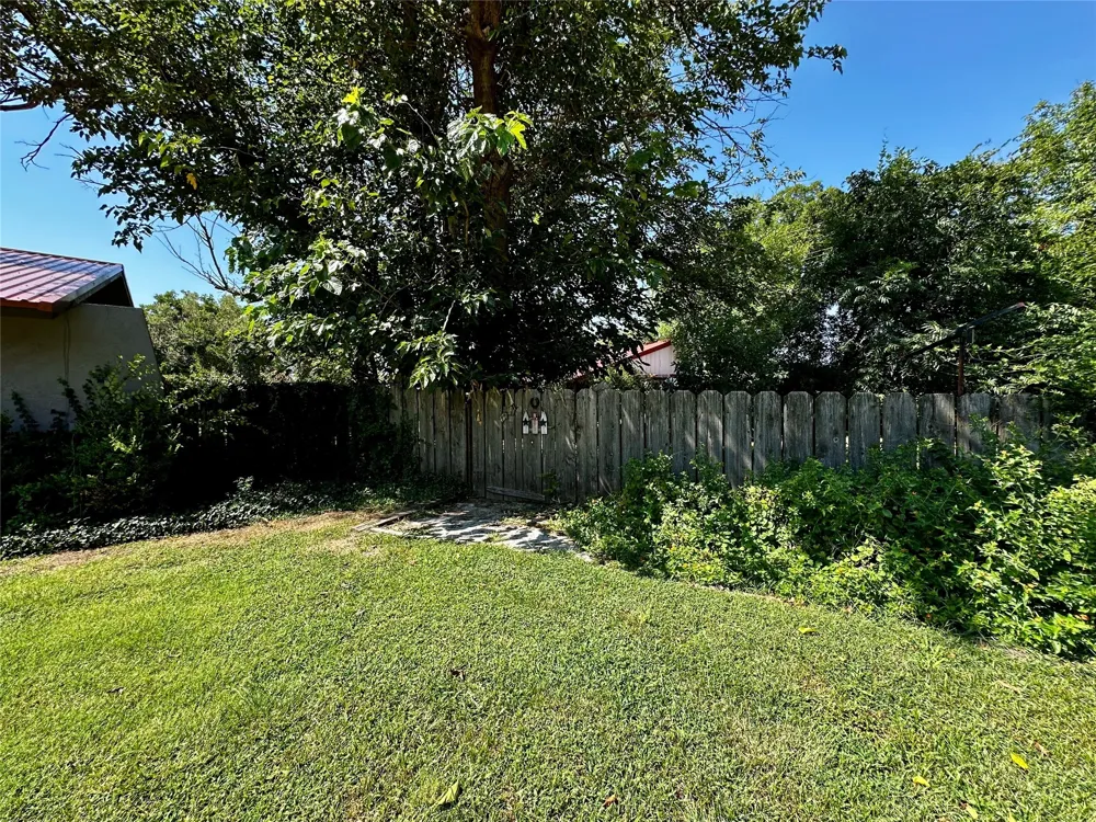 510 E Pecan Street Seymour, TX 76380